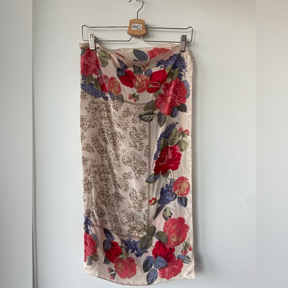 (3/$40) Vintage Liz Claiborne Silk Scarf - Picture 7 of 8